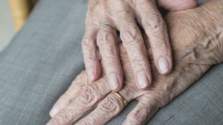 Πρέβεζα:Απίστευτο-περιστατικό-με-ηλικιωμένη-γυναίκα.Της-είπαν-ότι-έχει…