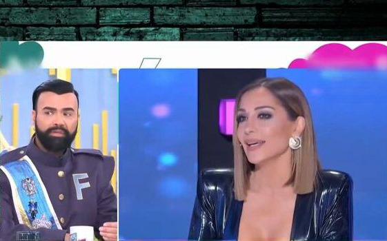 Ο-Περικλής-Κονδυλάτος-“καρφώνει”-τη-Δέσποινα-Βανδη.”Εκείνη-την-ώρα-είδα-στο-μόνιτορ-την-κυρία-Βανδή,-που-δεν-ήξερε-ότι-την-παίρνει-η-κάμερα,-να…”