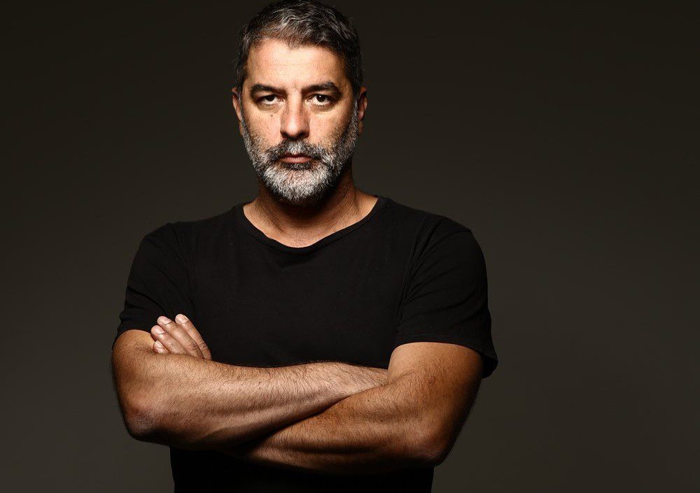 Αγνώριστος-ο-ΜπισμπίκηςΜε-φαλάκρα-και-παραπανίσια-κιλά.