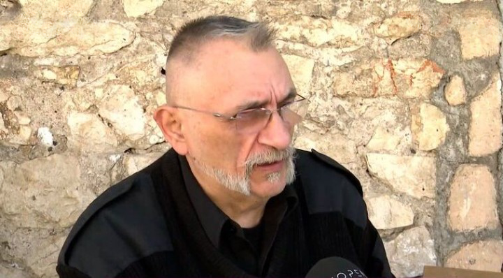 Ιάσονας-Τριανταφυλλίδης:Καταπέλτης-κατά-Έλληνα-παρουσιαστή.