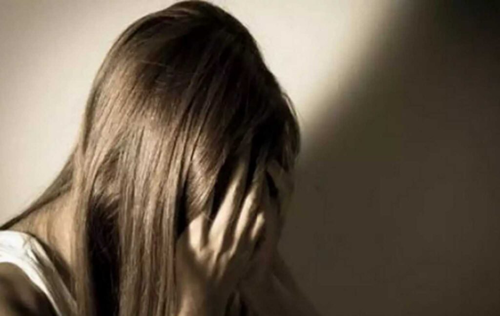 Βιασμός-12χρονης-στον-Κολωνό:Καταγγελία-για-εισβολή-άντρα-με-μαχαίρι-στο-σπίτι-της.