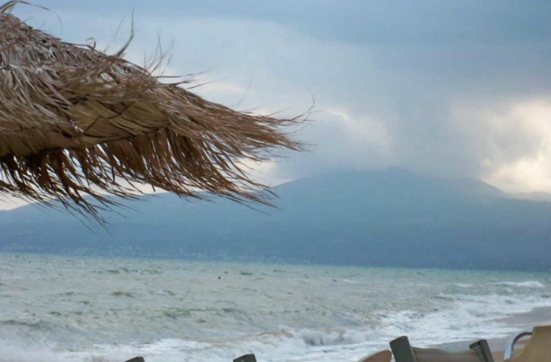 Καιρός:-Έκτακτο-δελτίο-από-την-ΕΜΥ-–-Έρχονται-μπουρίνια-και-πτώση-θερμοκρασίας-–-Ποιες-περιοχές-θα-επηρεαστούν