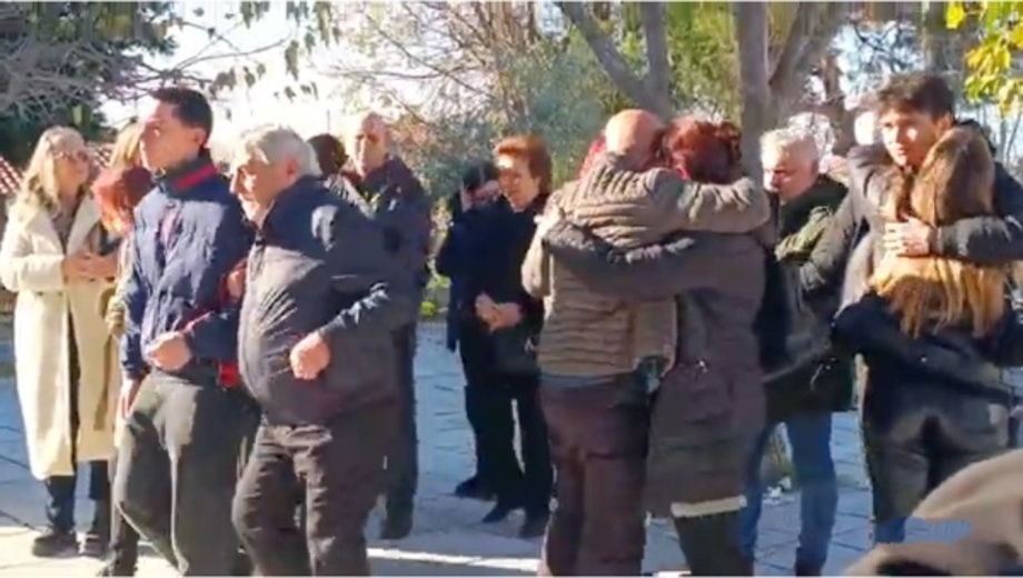 Θεσσαλονίκη:-Το-τελευταίο-“αντίο”-στην-άτυχη-Ελισάβετ-–-Σπαραγμοί-στην-κηδεία-της…