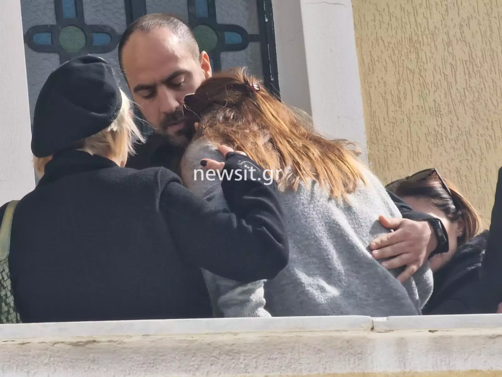 Νίκαια:-Σπαρακτικό-το-τελευταίο-“αντίο”-στον-39χρονο-που-βρήκε-τραγικός-τέλος-από-τον-πεθερό-του-–-Τραγικές-φιγούρες-η-σύζυγος-και-ο-πατέρας-του