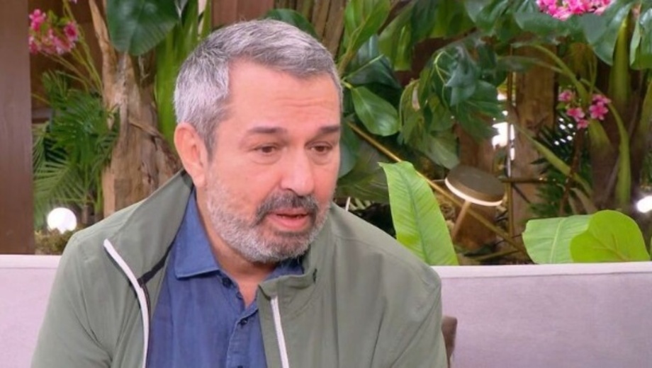Χρήστος-Χατζηπαναγιώτης:-Η-πρώτη-του-φωτογραφία-μέσα-από-το-νοσοκομείο,-μετά-την-περιπέτεια-υγείας
