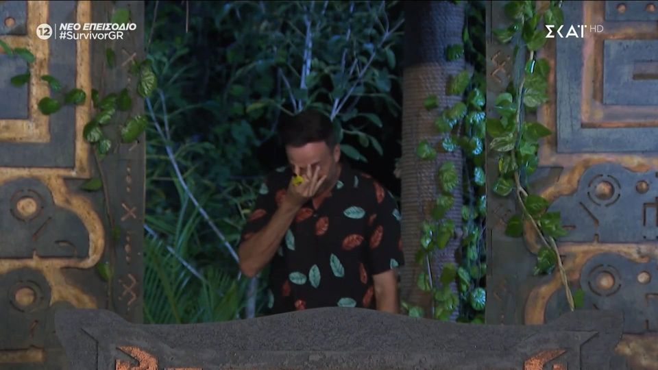 survivor:-Το-ατύχημα-του-Λιανού-“παγωσε”-τους-παίκτες-–-«Κάτι-μυρίζει-σαν-ψησταριά!»