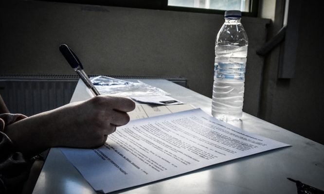 Πανελλήνιες-2024:-Δείτε-τα-θέματα-στη-Νεοελληνική-Γλώσσα-και-Λογοτεχνία-στα-ΓΕΛ